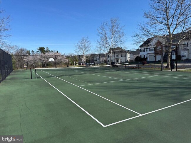 Building Photo - 400 Kintyre Ln