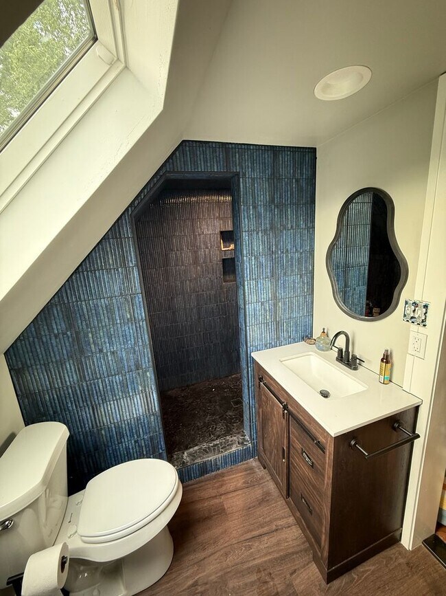 Building Photo - Charming 3BR House in Waterford