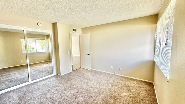 Building Photo - Beautifully Remodeled Upstairs Condo Unit with Private Balcony Patio in Downtown Fallbrook!