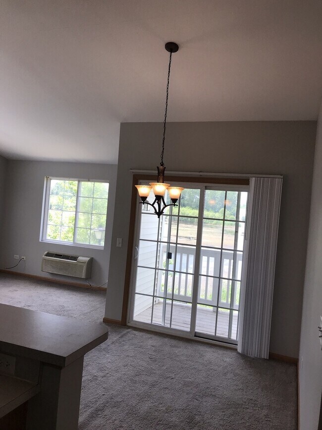 Building Photo - 1131 Silverstone Dr