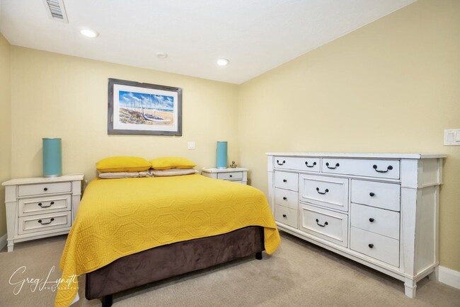 Building Photo - Mountain living in Central, Utah!