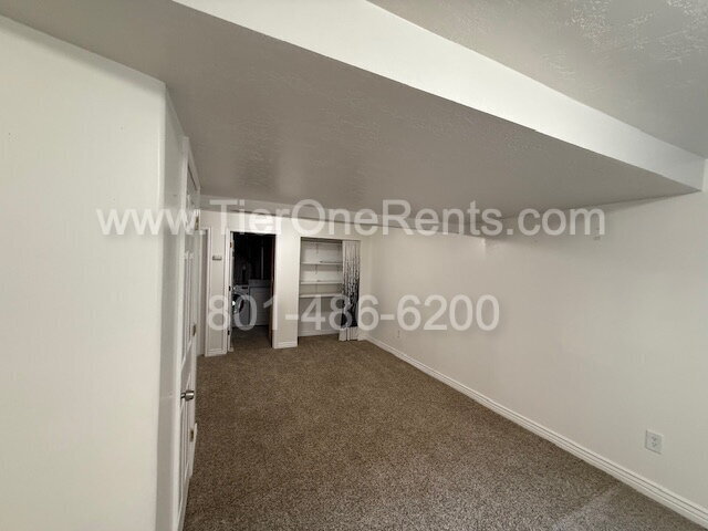 Building Photo - NO DEPOSIT option available for qualified ...