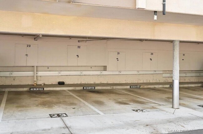 Building Photo - 2 Bedroom 1st Level Condo - SDSU AREA