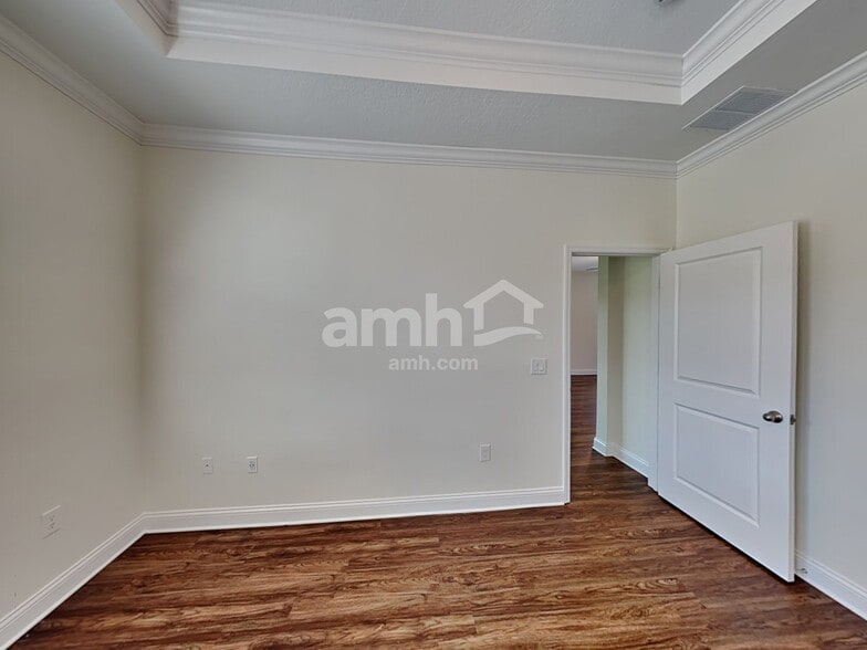 Building Photo - 1050 Summer Stone Loop