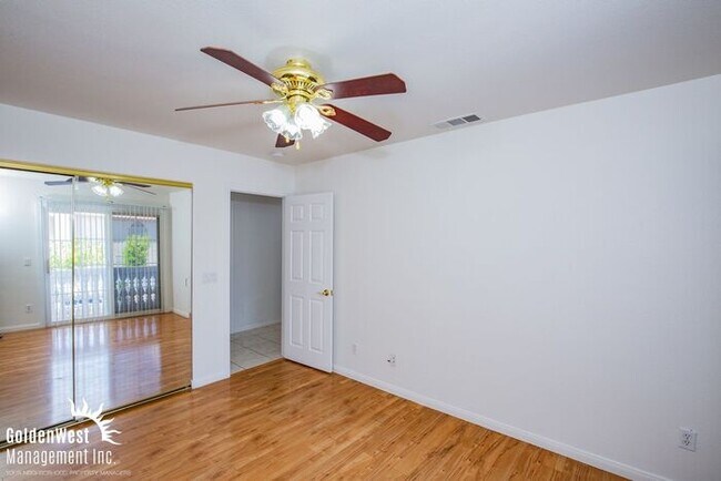Building Photo - Modern & Inviting 4Bdm 2.5Ba Home with Private Pool