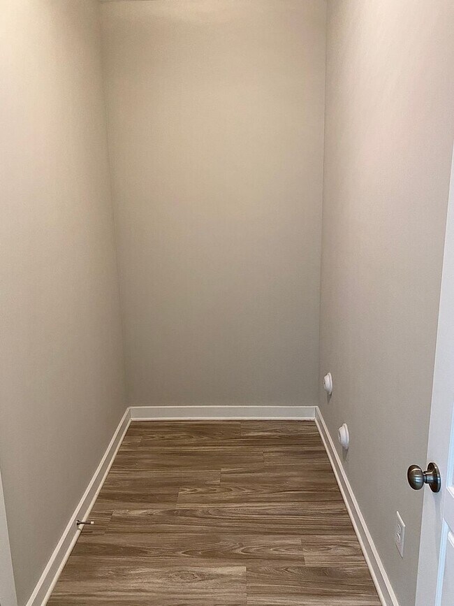 Building Photo - Home for Rent in Calera, AL!!! Available to view with 48 hour notice!