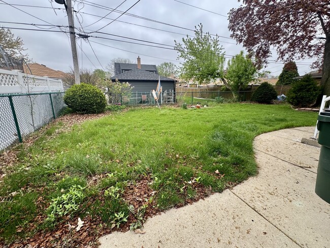 Building Photo - 7441 W Mulford St