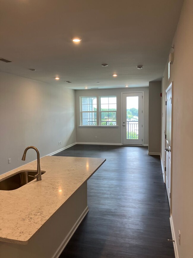 Building Photo - Beautiful lakefront living in Sherrils Ford