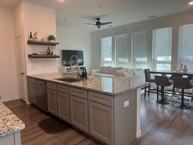 Building Photo - 4743 Glen Isle Dr