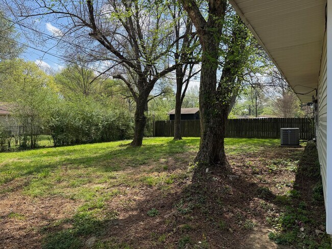 Building Photo - 7910 Mustang Dr