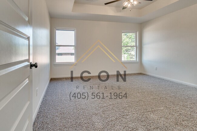 Building Photo - 8429 Stonewood Dr