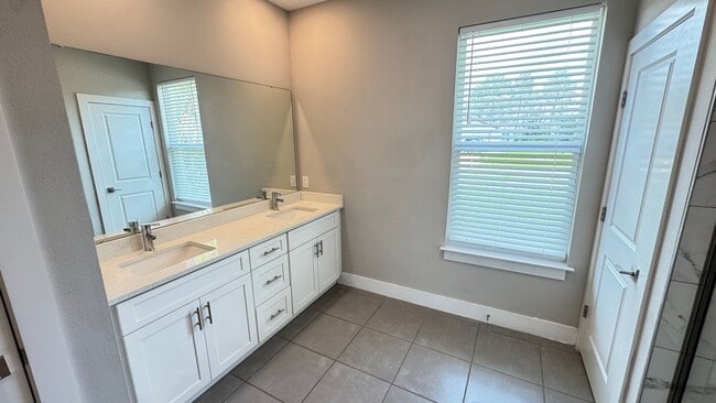 Building Photo - Beautiful 4 Br/2 Ba Home in Poinciana!!