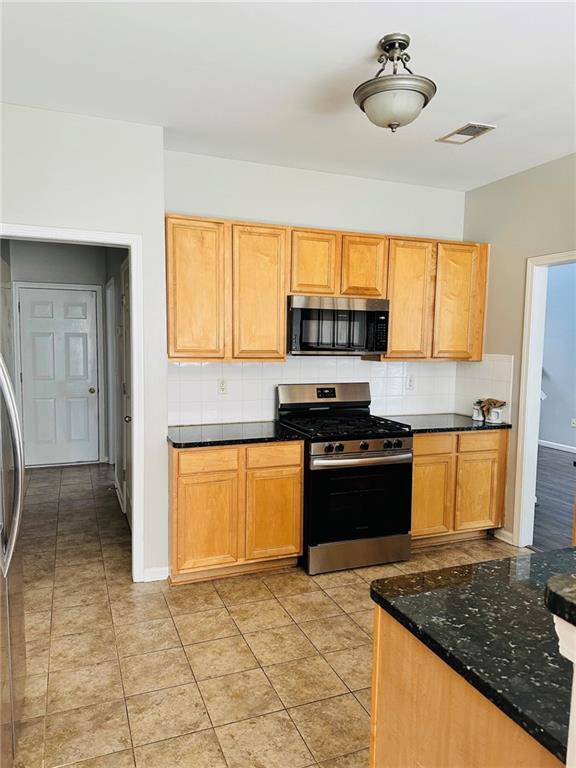 Building Photo - 115 Windsong Trail