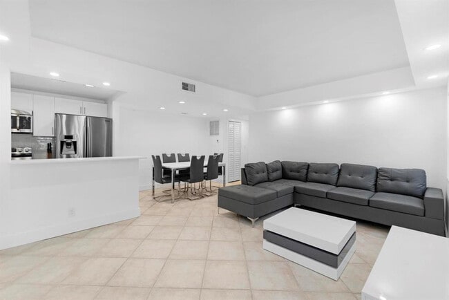 Building Photo - 1439 S Ocean Blvd