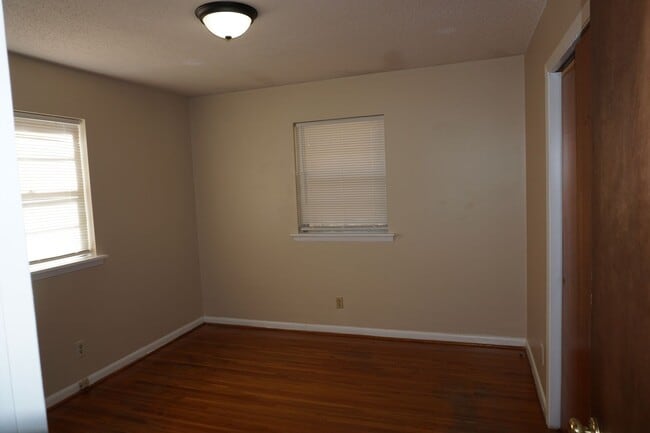 Building Photo - 77 Somerset Dr