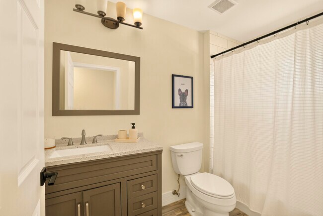 Building Photo - 7630 Topiary Ave