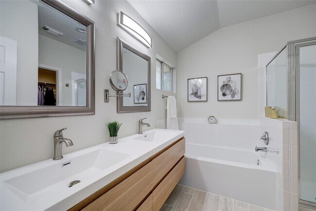 Building Photo - 43 S Avonlea Cir