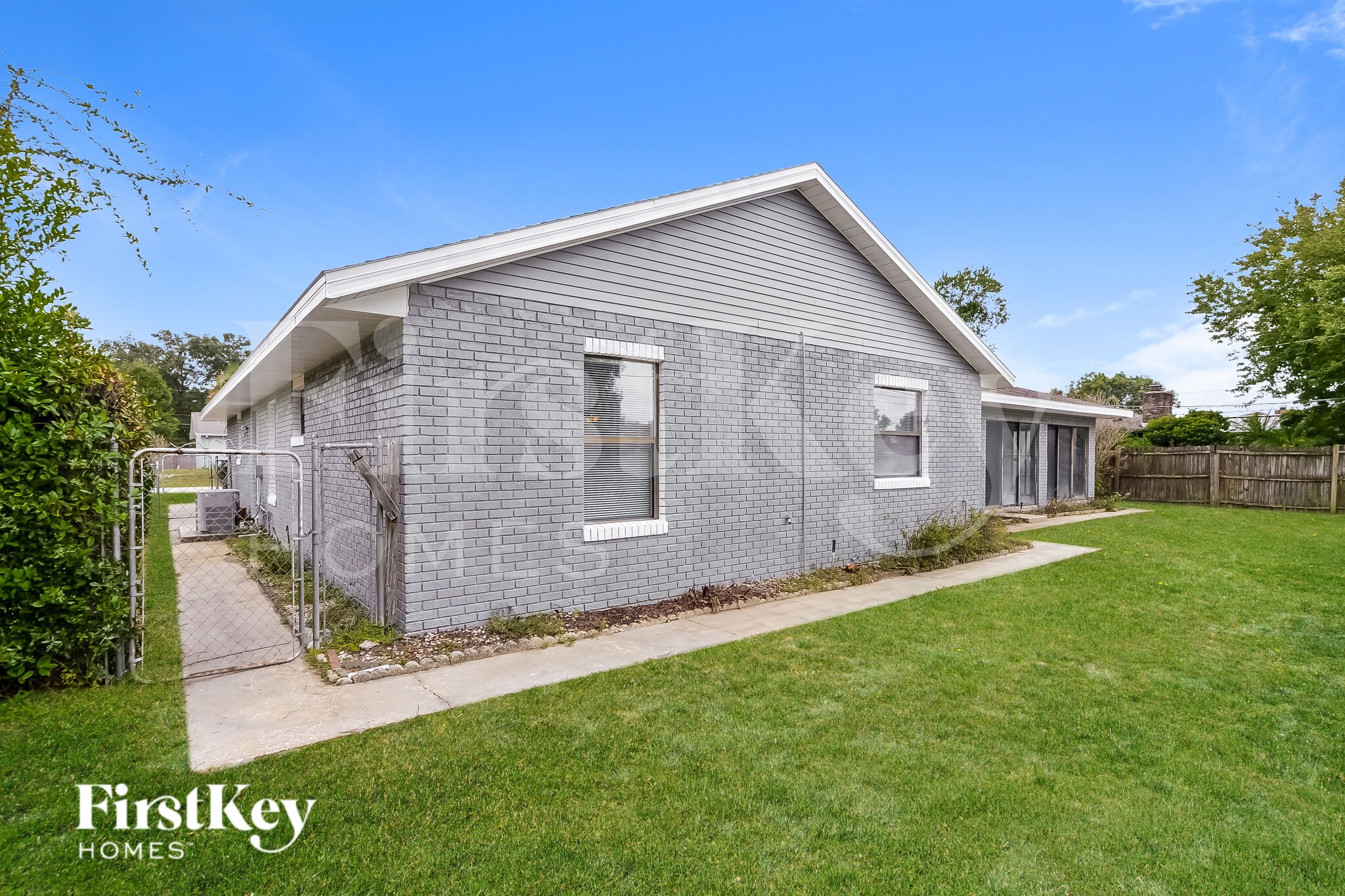 Building Photo - 558 Murphy Ave