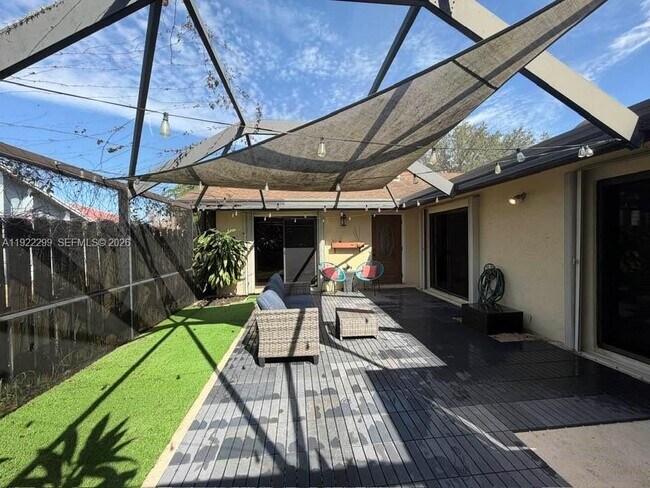 Building Photo - 13680 Yarmouth Ct