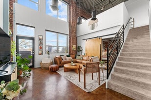 Building Photo - 195 Arizona Ave NE