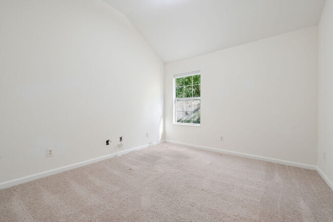 Building Photo - 2369 Charleston Pointe SE
