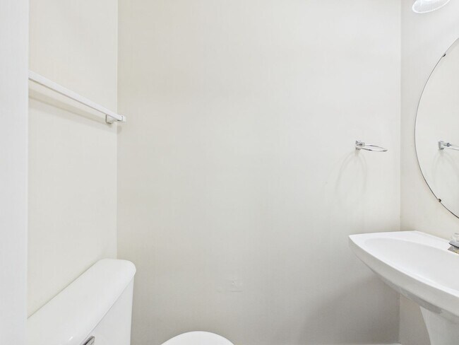 Building Photo - 5313 Golf Villa Ln