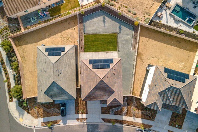 Building Photo - 5 BEDROOMS SOLAR AUDIE MURPHY RANCH