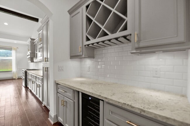 Building Photo - Timeless Elegance in Oak Forest: A Stylish...