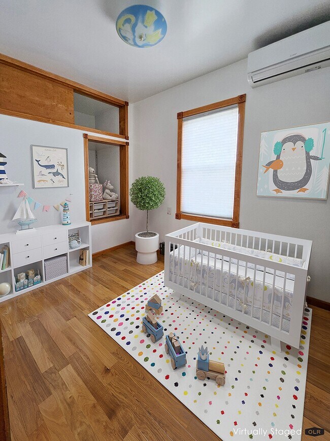 Building Photo - GREENWOOD CHARMER