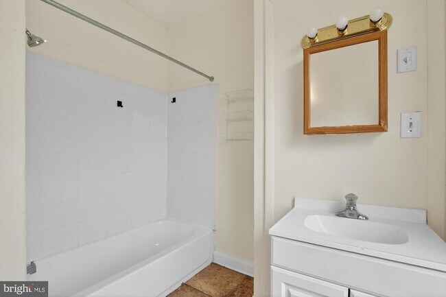 Building Photo - 3512 Lancaster Ave