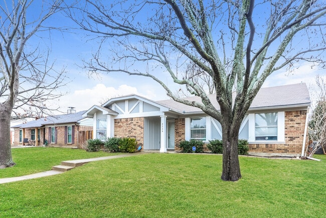Building Photo - 2114 High Bluff Dr