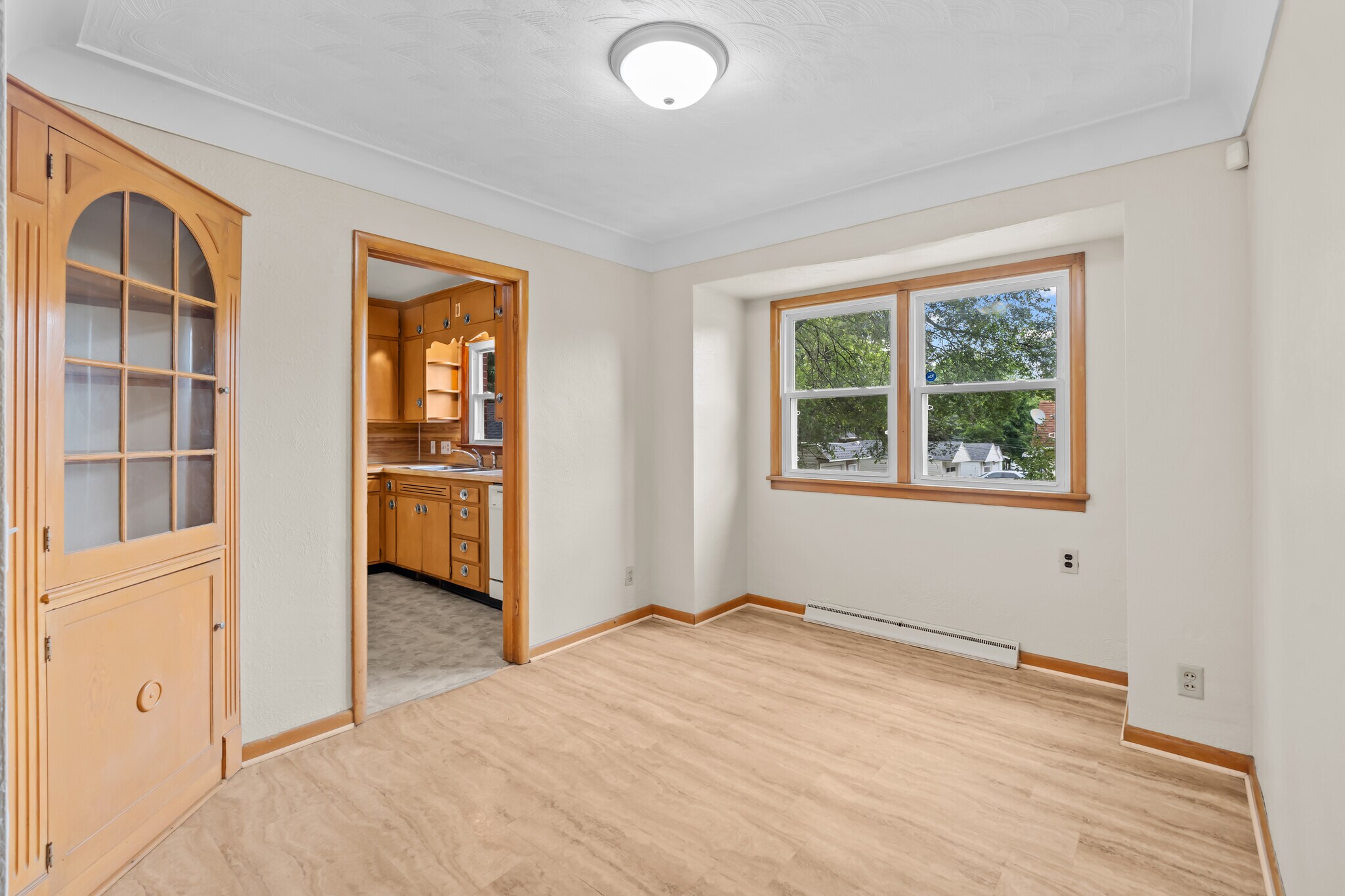 Building Photo - 2024 Southmoor Dr