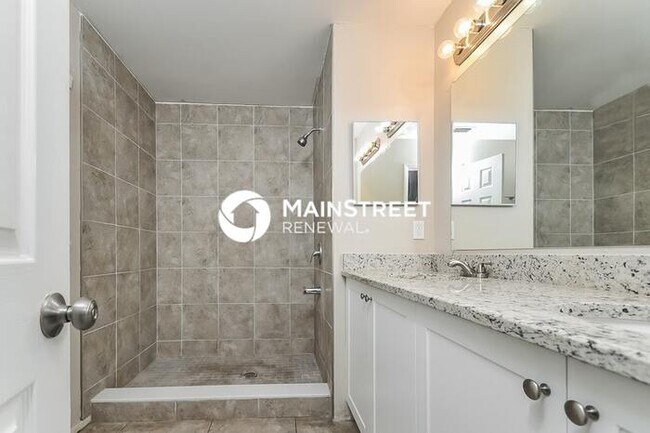 Building Photo - 3 Bedroom Pet-Friendly Home in Riverview, FL with Main Street Renewal