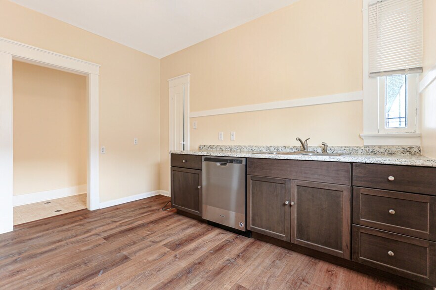 Building Photo - 7800 Walmsley Ave