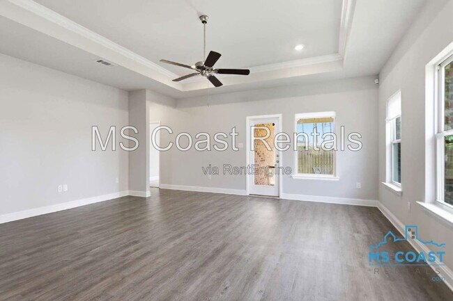 Building Photo - 5543 Overland Dr