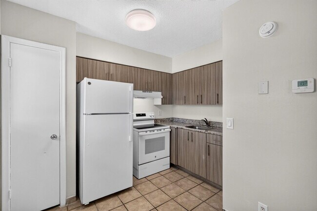 Building Photo - 1007 PROSPECT