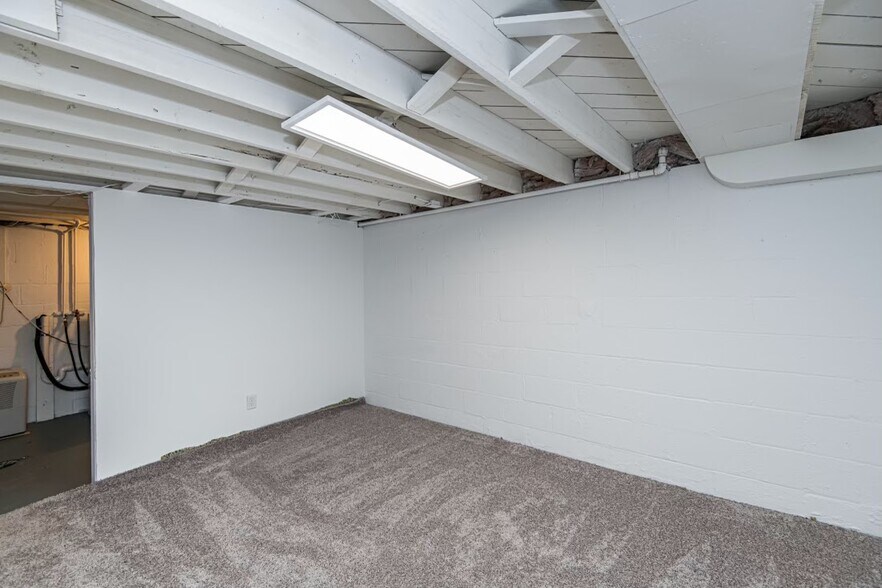 workout space - 917 3rd St NE