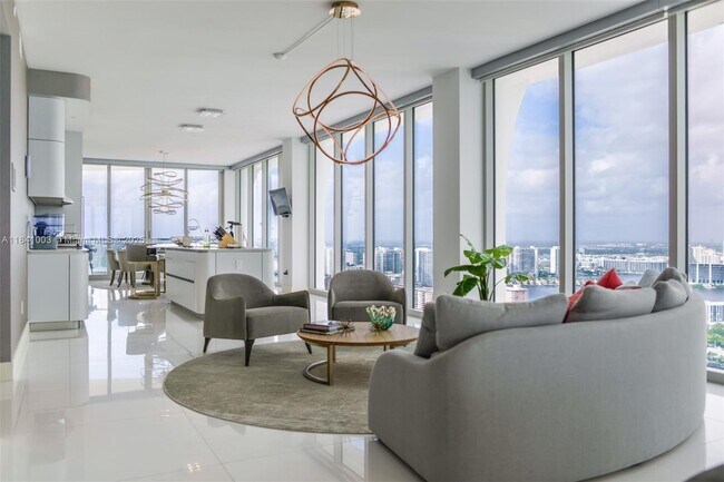 Building Photo - 16901 Collins Ave