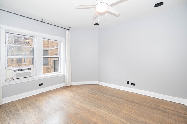 Building Photo - 536 1/2 W Cornelia Ave