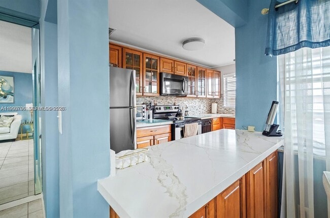 Building Photo - 180 NE 12th Ave