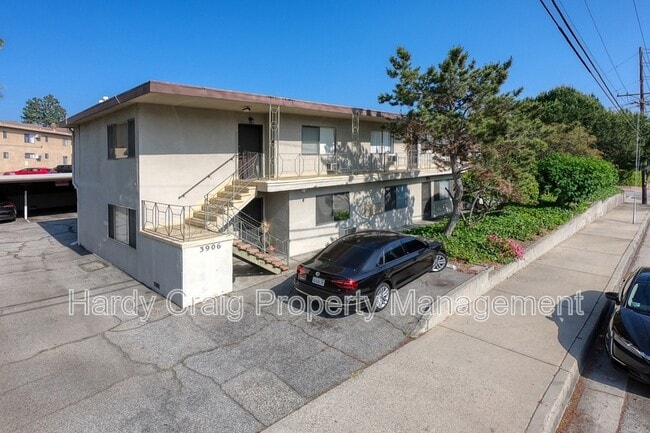 Building Photo - 3906 La Crescenta Ave