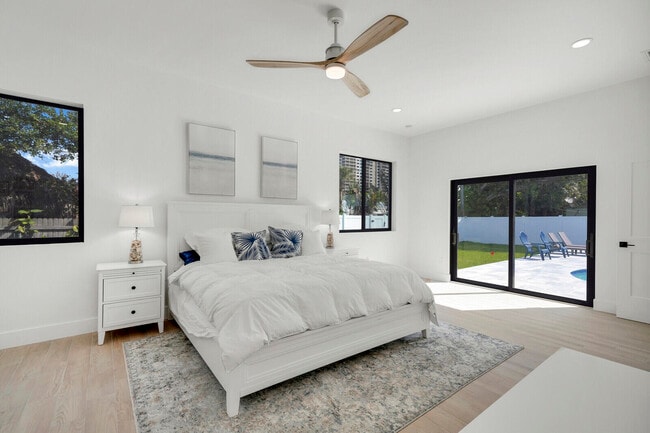 Building Photo - 1248 N Harbor Dr