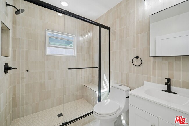 Building Photo - 1027 N Gardner St