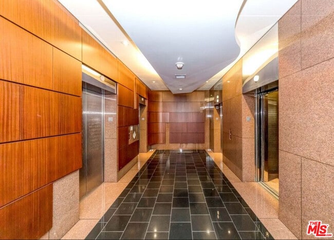 Building Photo - 1100 Wilshire Blvd