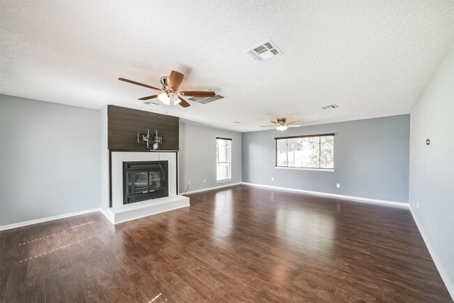 Building Photo - 12526 Chessington Dr