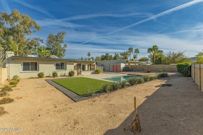 Building Photo - 4618 S Calle Los Cerros Dr