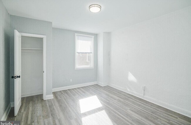 Building Photo - 3858 Haverford Ave