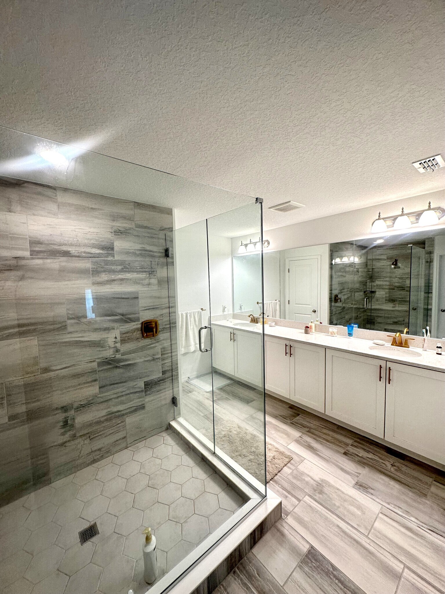 Building Photo - 821 Benoi Dr