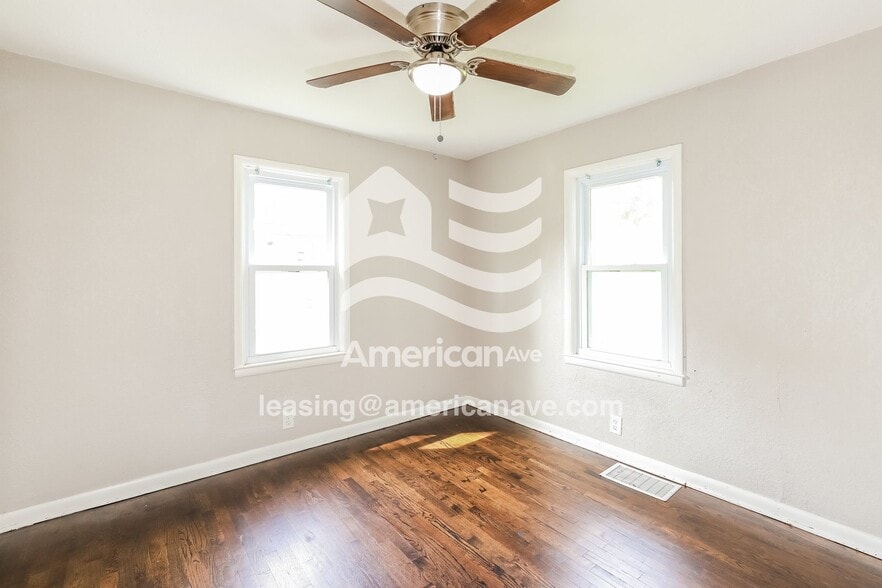 Building Photo - 1908 S Broadway St