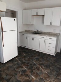 Building Photo - Mom's Rock Island